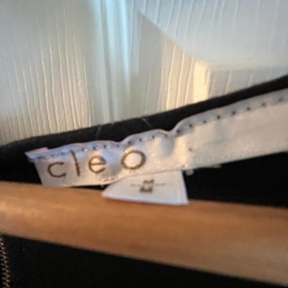 3 for $30 Cléo Top - Picture 3 of 4